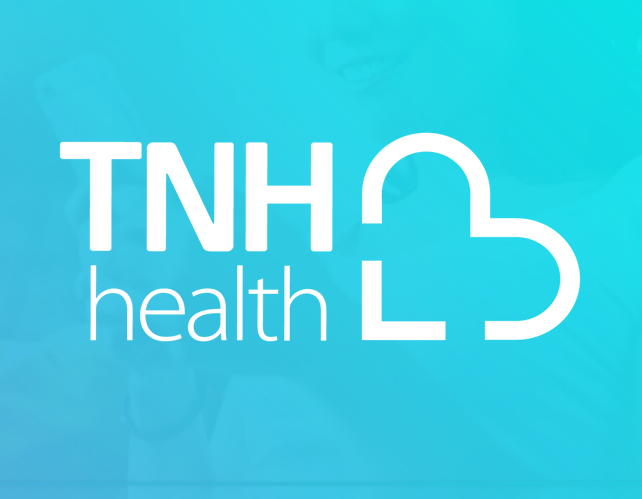 O lotipo da TNH Health em destaque sobre um plano de fundo azul com uma imagem transparente